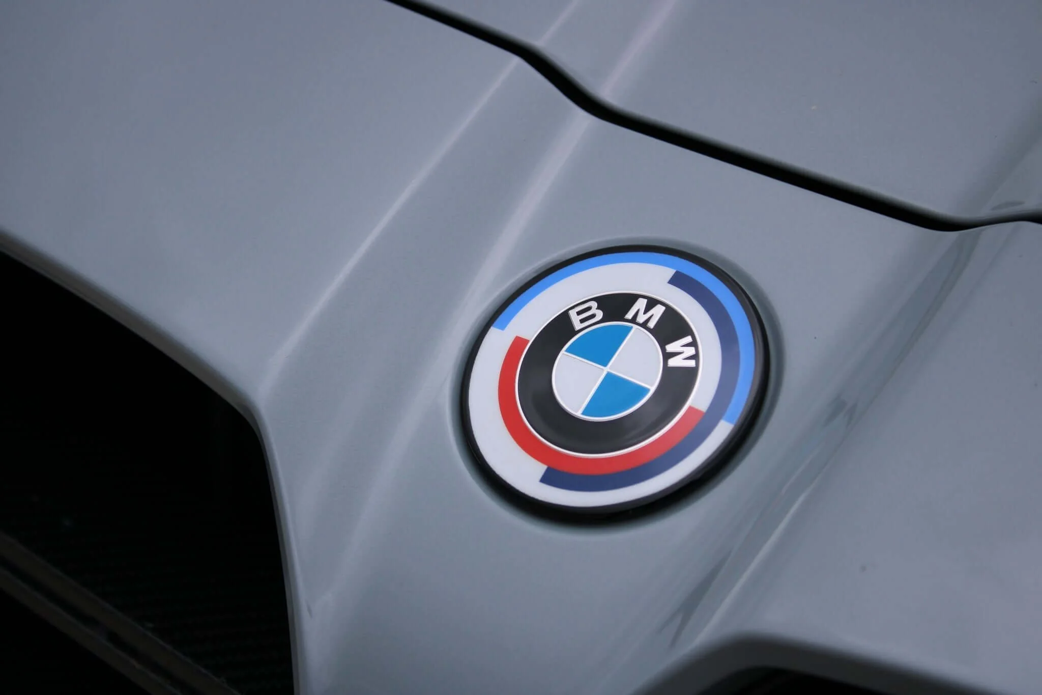 dechromed BMW G series roundels - Image 4