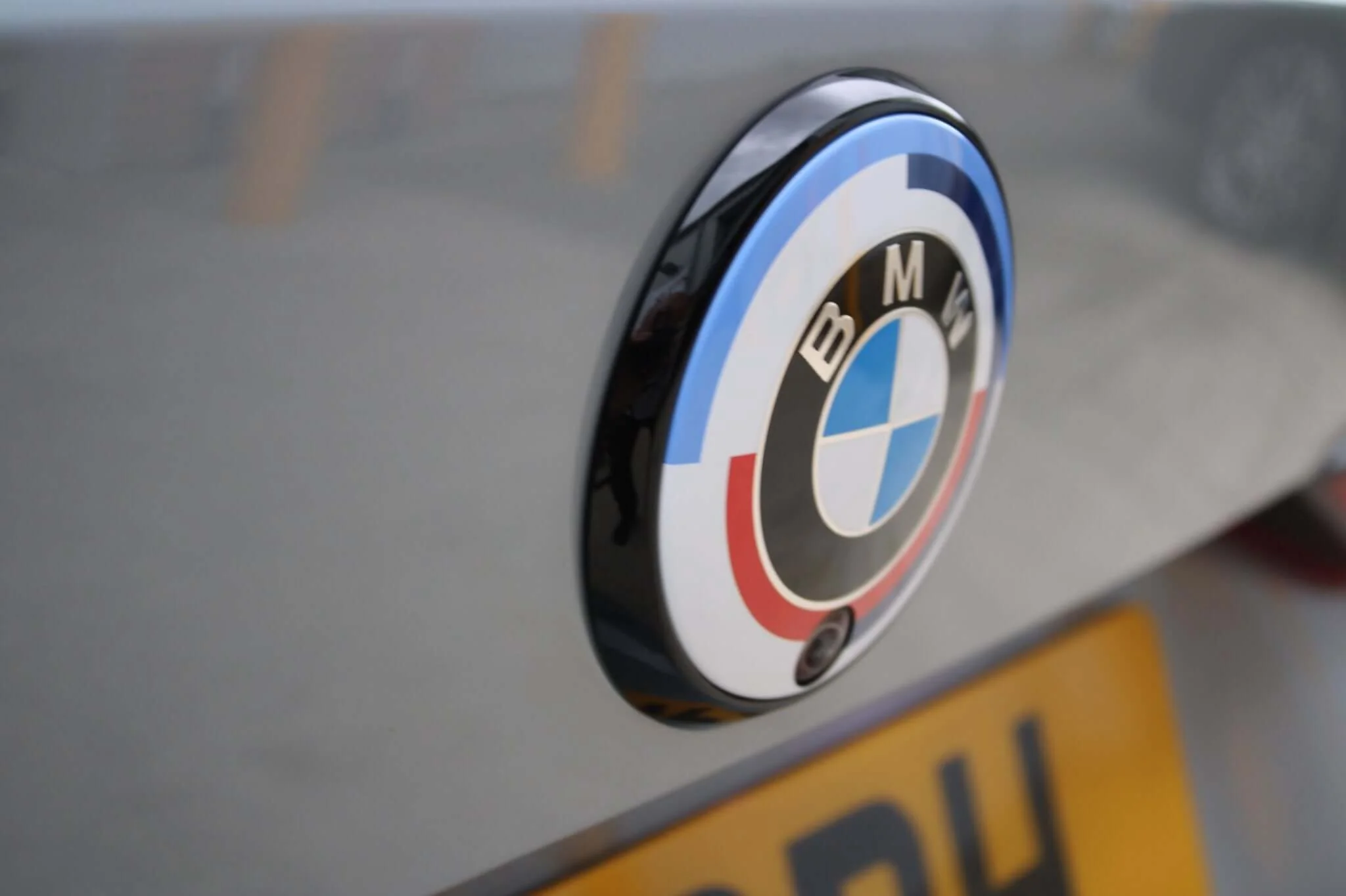 dechromed BMW G series roundels - Image 5